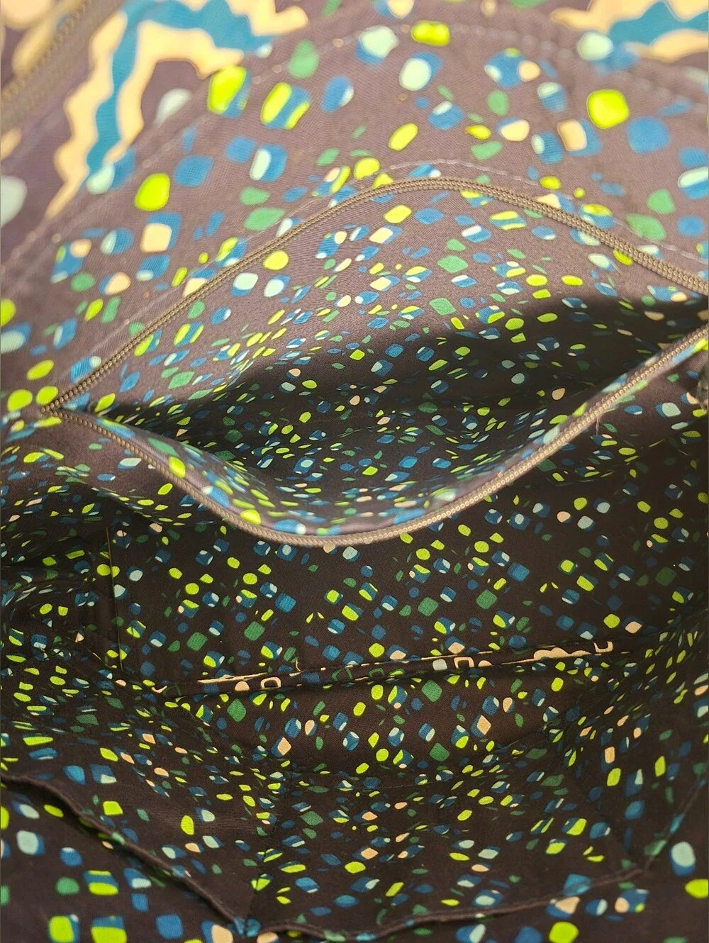 Vera Bradley Quilted Tote Bag With A Free Vera Bradley Gift (AUTHENTIC LISTING)